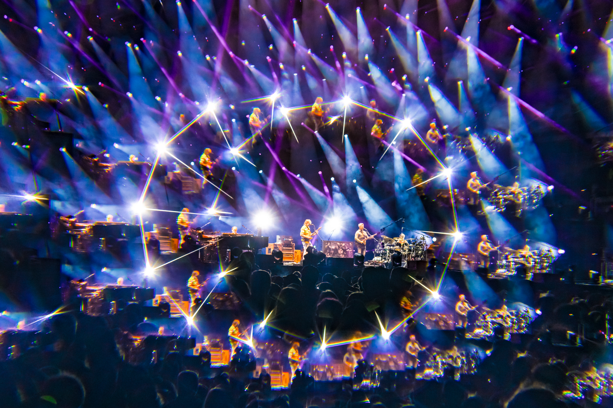 &copy; 2026 Phish by Rene Huemer
