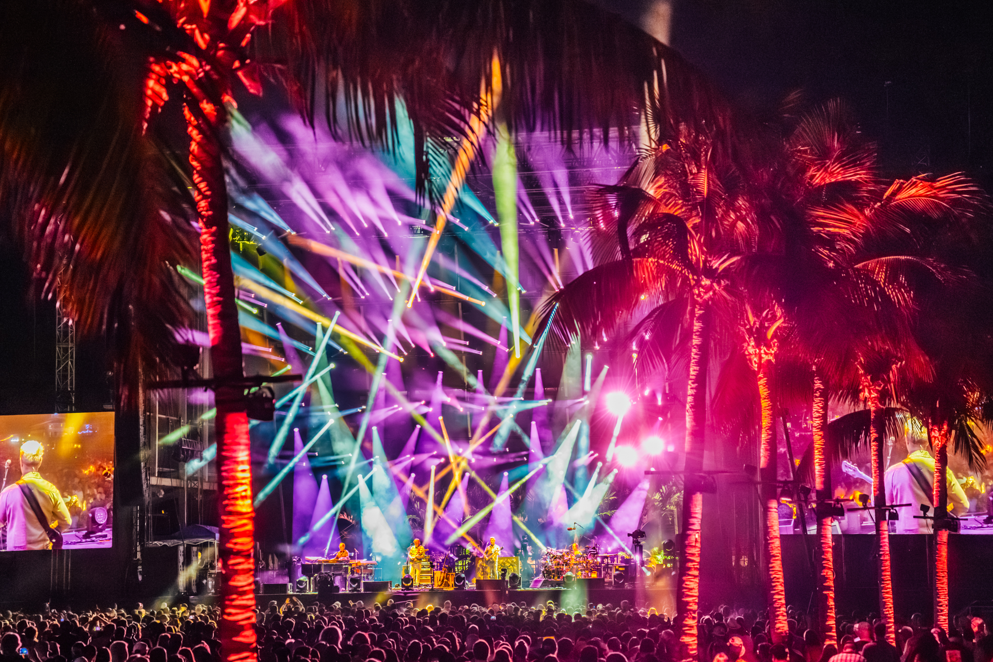 &copy; 2026 Phish by Rene Huemer 